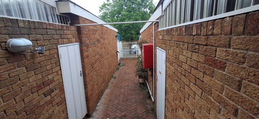 2 Bedroom Property for Sale in Bloemfontein Free State